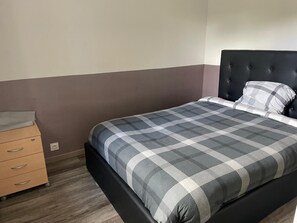 1 多间卧室、床单