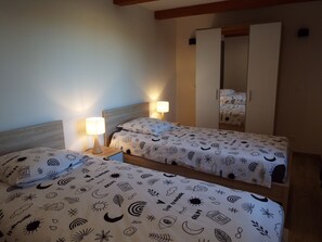 2 Schlafzimmer, Bügeleisen/Bügelbrett, Reisekinderbett, kostenloses WLAN