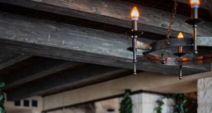 Peanut Medieval Lodge