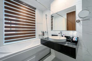 Bathroom - A25 Premium Hotel - Bai Chay Ha Long (Ha Long)