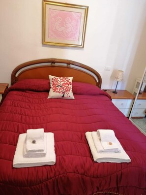 1 chambre, bureau, Wi-Fi gratuit, draps fournis