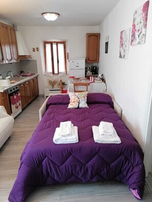 1 chambre, bureau, Wi-Fi gratuit, draps fournis
