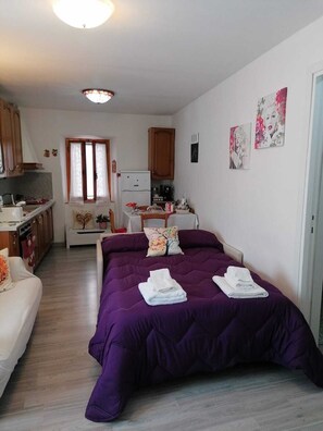 1 chambre, bureau, Wi-Fi gratuit, draps fournis