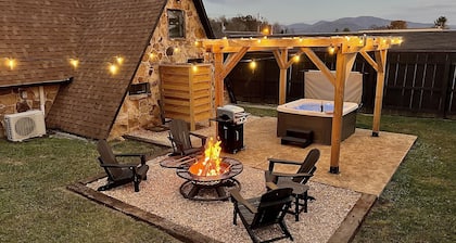 The Rock A-Frame - Modern, Private Patio, Location