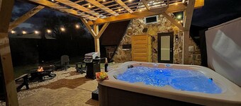 The Rock A-Frame - Modern, Private Patio, Location