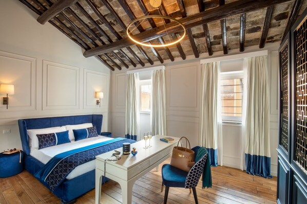 Junior Suite | Minibar, in-room safe, desk, laptop workspace - Campo di Marte (Rome)