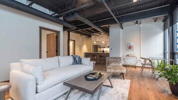 Smart TV, estéreo y oficina