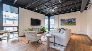 TV connectée, chaîne hi-fi, espaces bureaux