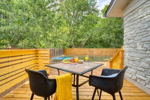 Outdoor dining - Italy Inspired | Mini Volleyball | Ping-Pong | Yoga (Austin)