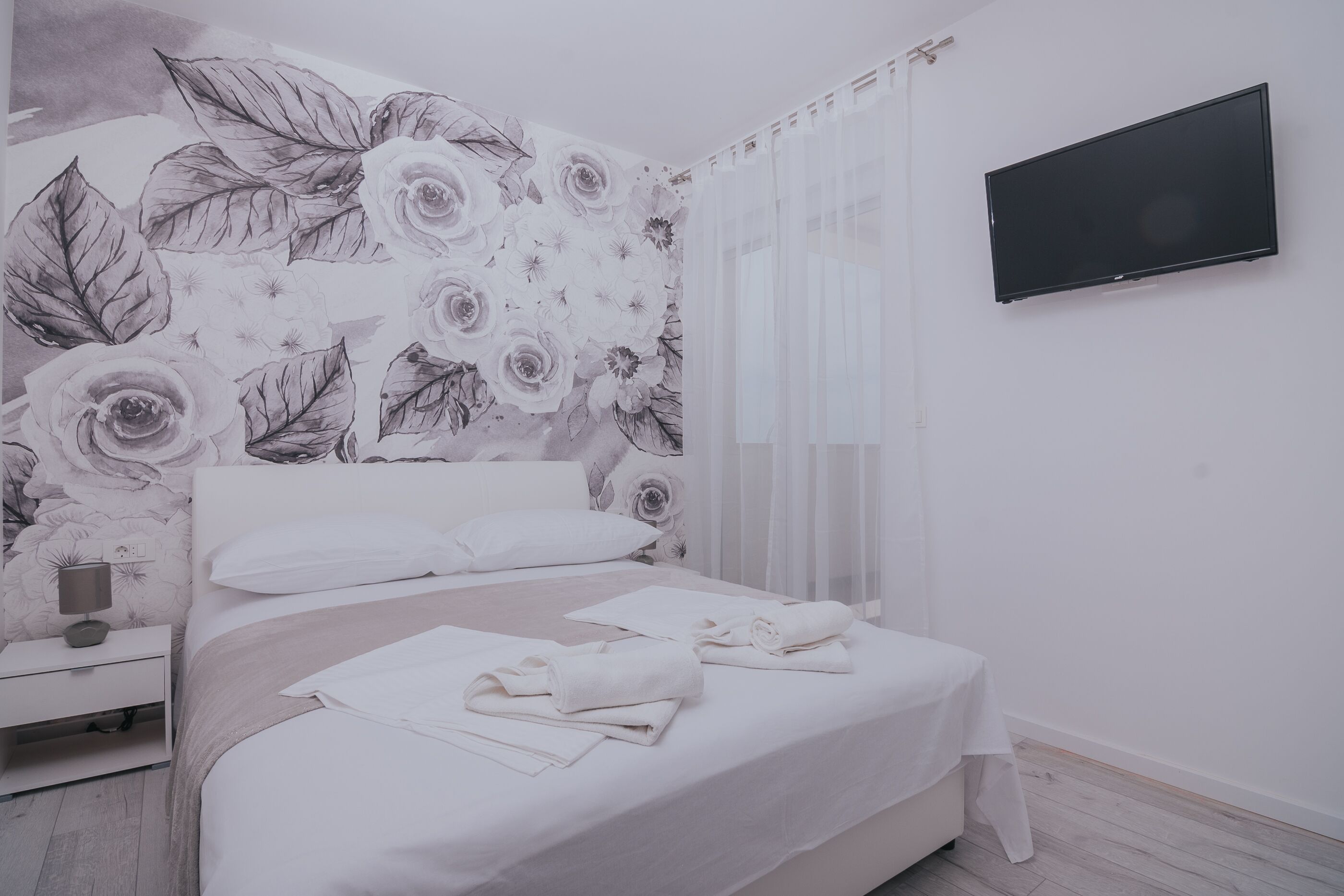 6 間睡房、房內夾萬、熨斗/熨衫板、免費 Wi-Fi