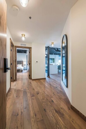 Interior - This serviced apartment is a 2 bedroom(s), 2 bathrooms, located in Lexington, KY. (Lexington)