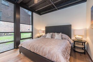 2 bedrooms, free WiFi, bed sheets - This serviced apartment is a 2 bedroom(s), 2 bathrooms, located in Lexington, KY. (Lexington)