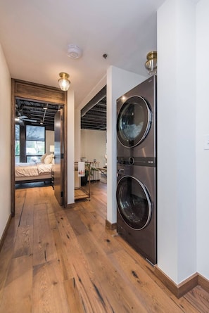 Interior - This serviced apartment is a 2 bedroom(s), 2 bathrooms, located in Lexington, KY. (Lexington)