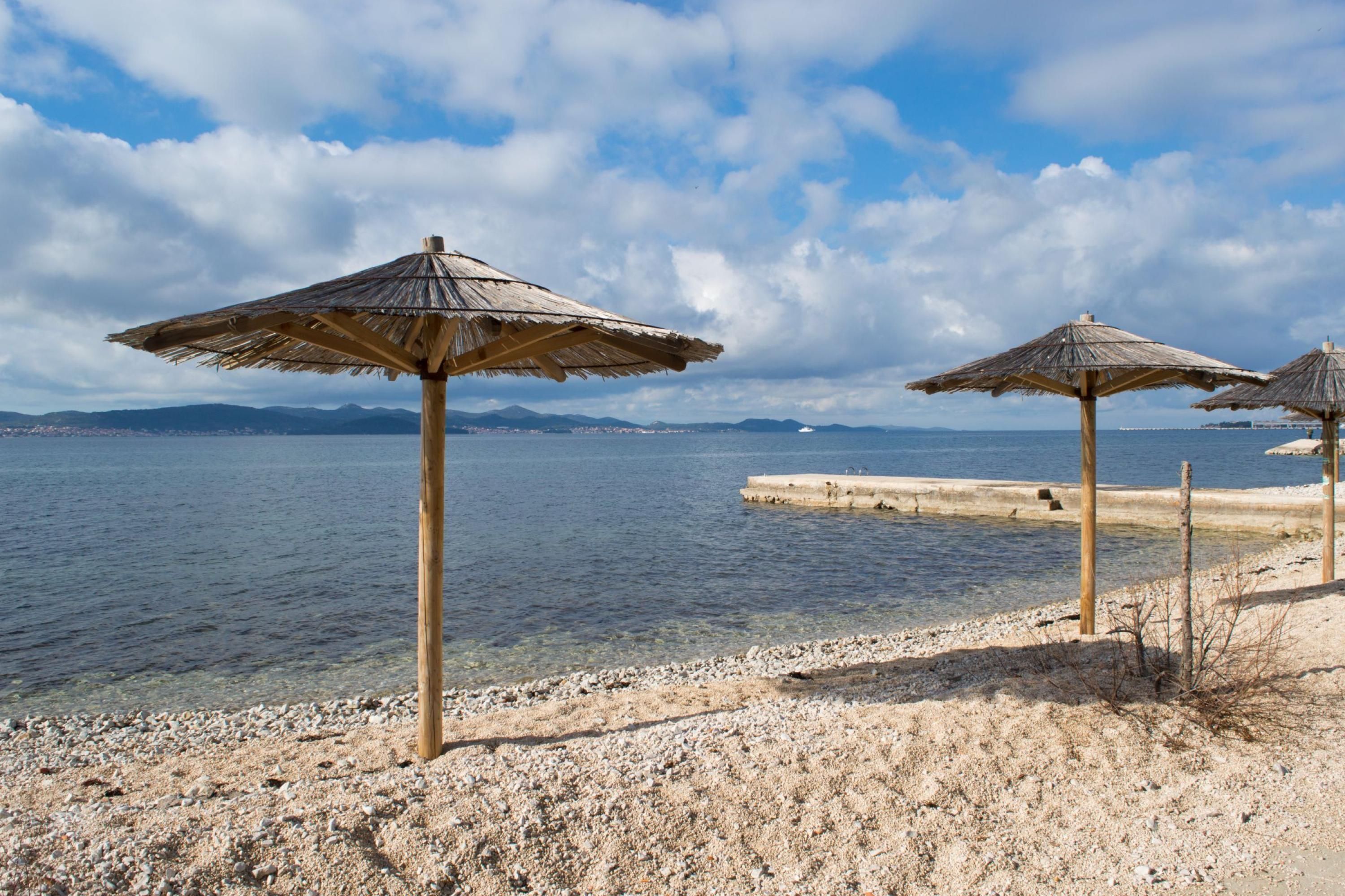 6 عدّة غرف نوم وخدمة الإنترنت