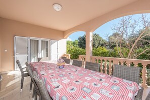 House - Family Friendly Pool House Ana (Bibinje)