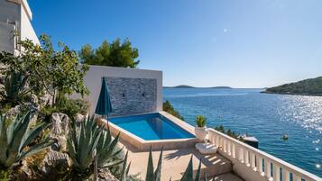 Villa | 6 bedrooms, Internet