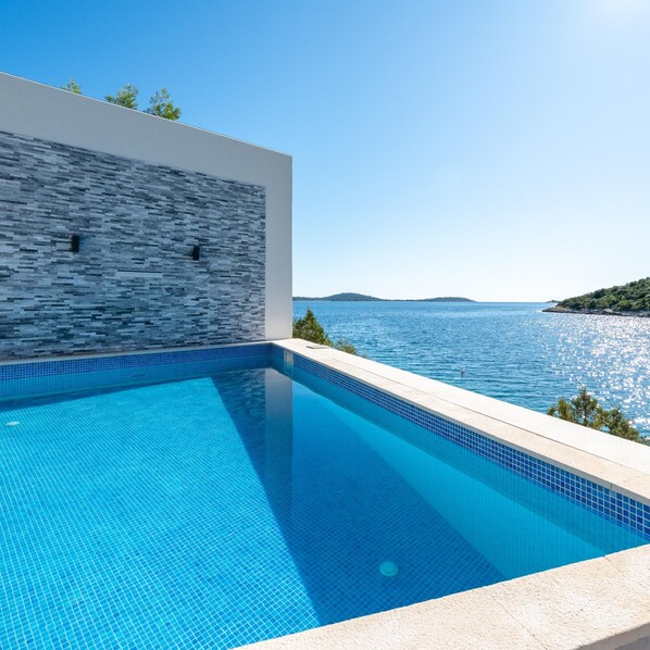 6 bedrooms, Internet