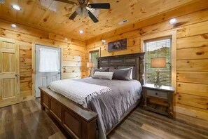 House, Multiple Beds (Four Seasons Lodge  #4219) | 4 bedrooms - Four Seasons Lodge #4219 (Pigeon Forge)