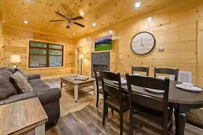 Casa, várias camas (Four Seasons Lodge  #4219) | Opções para refeição