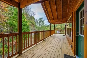 House, Multiple Beds (Four Seasons Lodge #4219) | Property grounds