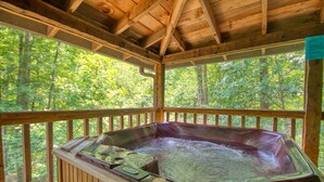 House, Multiple Beds (Simply Serene #201) | Outdoor spa tub - Simply Serene #201 (Sevierville)