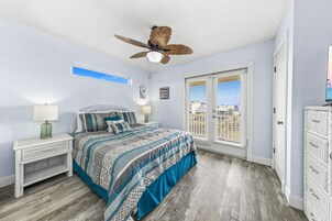 Comfort House, 3 Bedrooms, Non Smoking, Balcony | 3 bedrooms, individually decorated, individually furnished