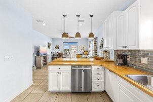 Comfort-hus - 3 soveværelser - ikke-ryger - balkon | Privat køkken | Køleskab, mikrobølgeovn, ovn, kogeplade