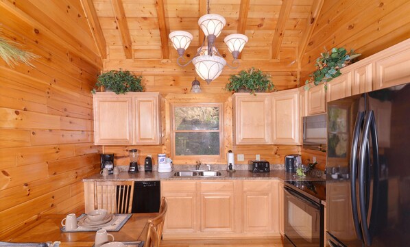House, Multiple Beds (Farmers Retreat #221) | Private kitchen