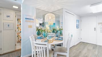 Signature Condo, 2 Bedrooms, Balcony, Pool View | In-room dining
