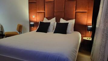 1 bedroom, desk, free WiFi, bed sheets