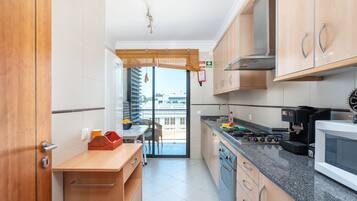 City-Apartment | Eigene Küche | Kühlschrank, Mikrowelle, Ofen, Herdplatte