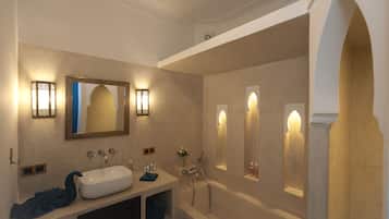 Deluxe Double or Twin Room | Bathroom | Free toiletries, hair dryer, towels, soap