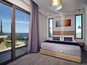 4 bedrooms, iron/ironing board, travel crib, free WiFi