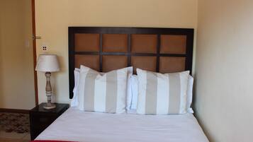 4 bedrooms, desk, iron/ironing board, WiFi