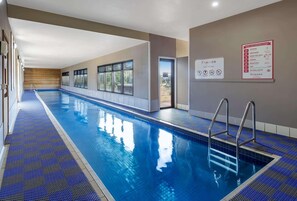Indoor pool, outdoor pool - Isla Villa, Cowes, Phillip Island (Cowes)