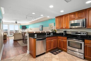 Fridge, microwave, stovetop, dishwasher