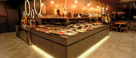 Ilmainen päivittäinen buffetaamiainen