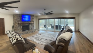 Living area - Lodge - Fireplace - 15 Acre Lake - New Construction (Buena Vista)