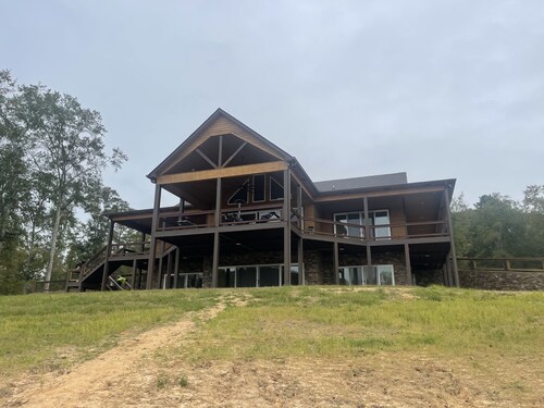 Lodge - Fireplace - 15 Acre Lake - New Construction