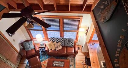 Still Life Cottage @ Brickyard Creek, Bayfield