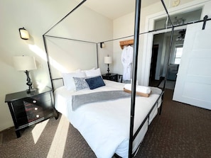 1 makuuhuone, työpöytä, ilmainen Wi-Fi, vuodevaatteet