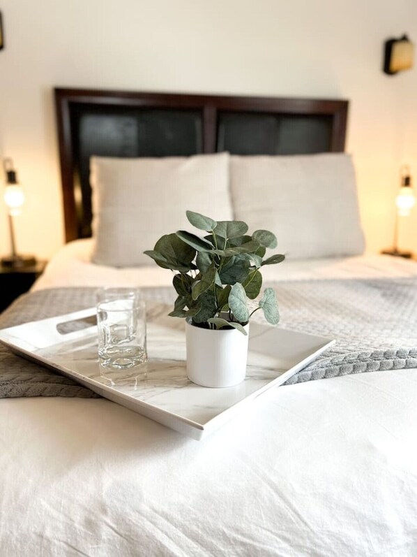 1 bedroom, desk, free WiFi, bed sheets