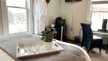 1 soverom, skrivebord, wi-fi (inkludert) og sengetøy