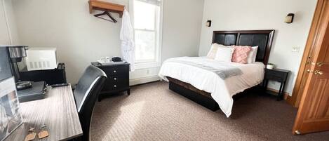 1 bedroom, desk, free WiFi, bed sheets