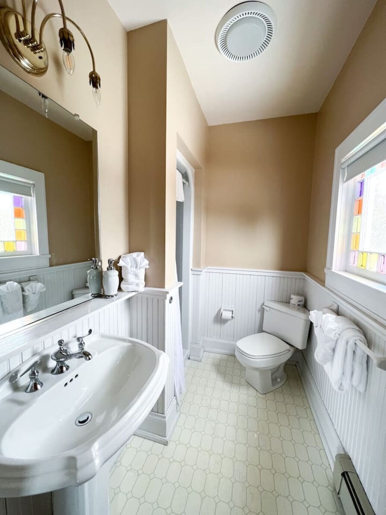 Hårføner og håndklær