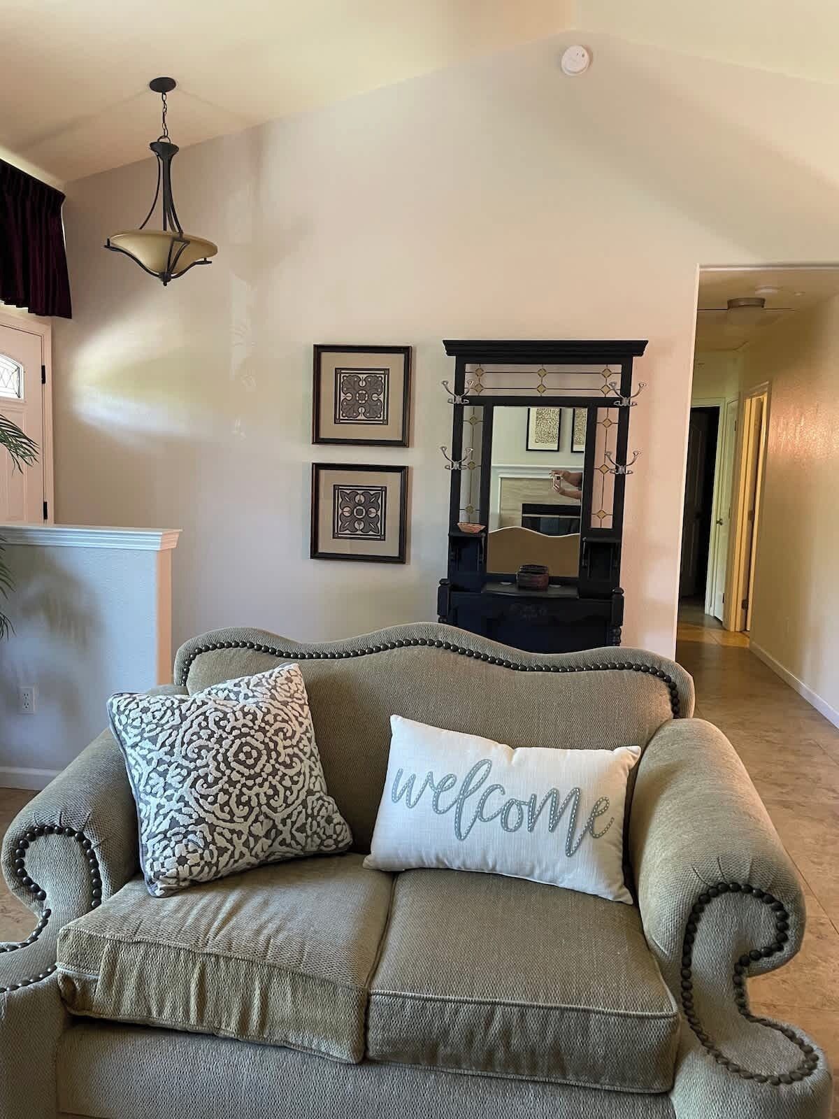 Smart-TV, Kamin, Arbeitsbereiche