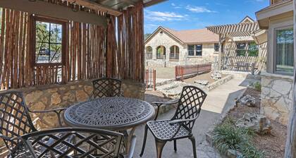 Milk Bath Springs | Pet-Friendly Historic Downtown Cottage