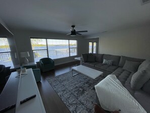 Smart TV, fireplace, offices