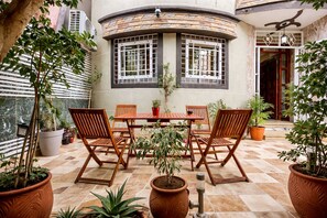 Outdoor dining - Luxury villa with all comforts, close to Oujda town center (Oujda)