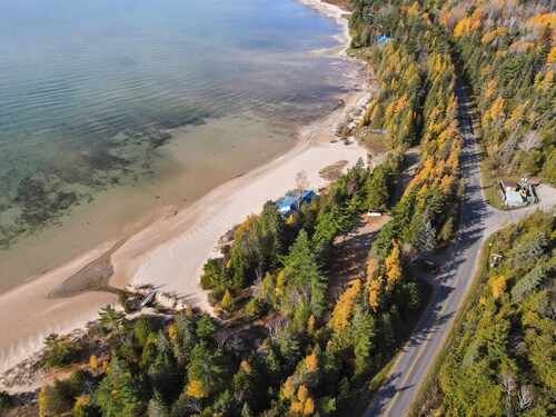 Beautiful Harbor Springs Condo | Private Beach Access | Sleeps 8 | 2 Bedrooms